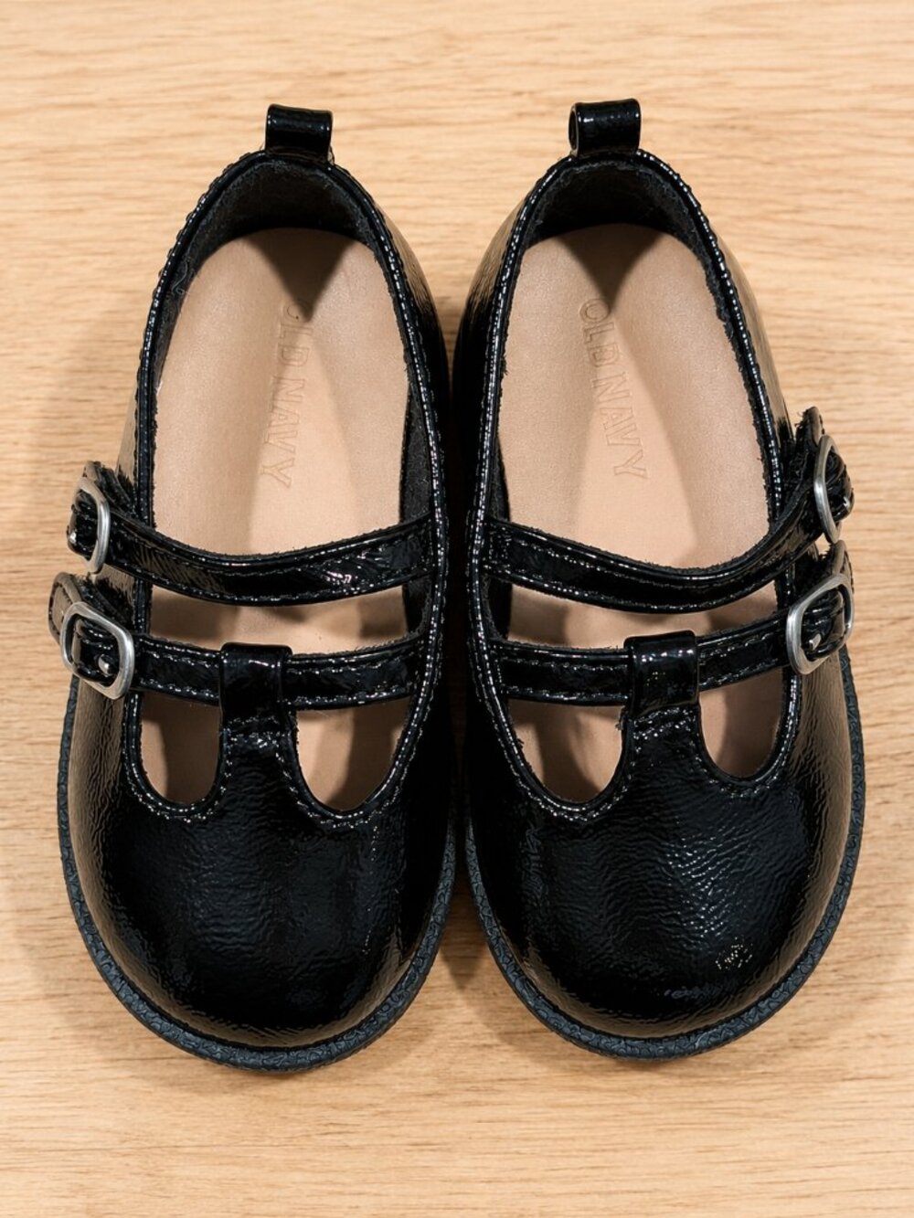 Classic black patent Mary Jane shoes from Old Navy in toddler girls size 6.